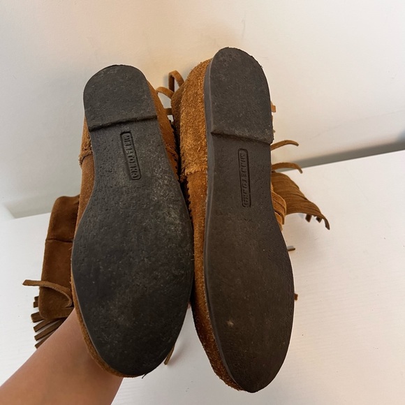 Minnetonka 1638 Women's US Size 9 Calf High Moccasin Brown Suede 3‎ Fringe Boots - Picture 5 of 7